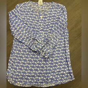 Blue and White Patterned thin Long Sleeve Shirt.